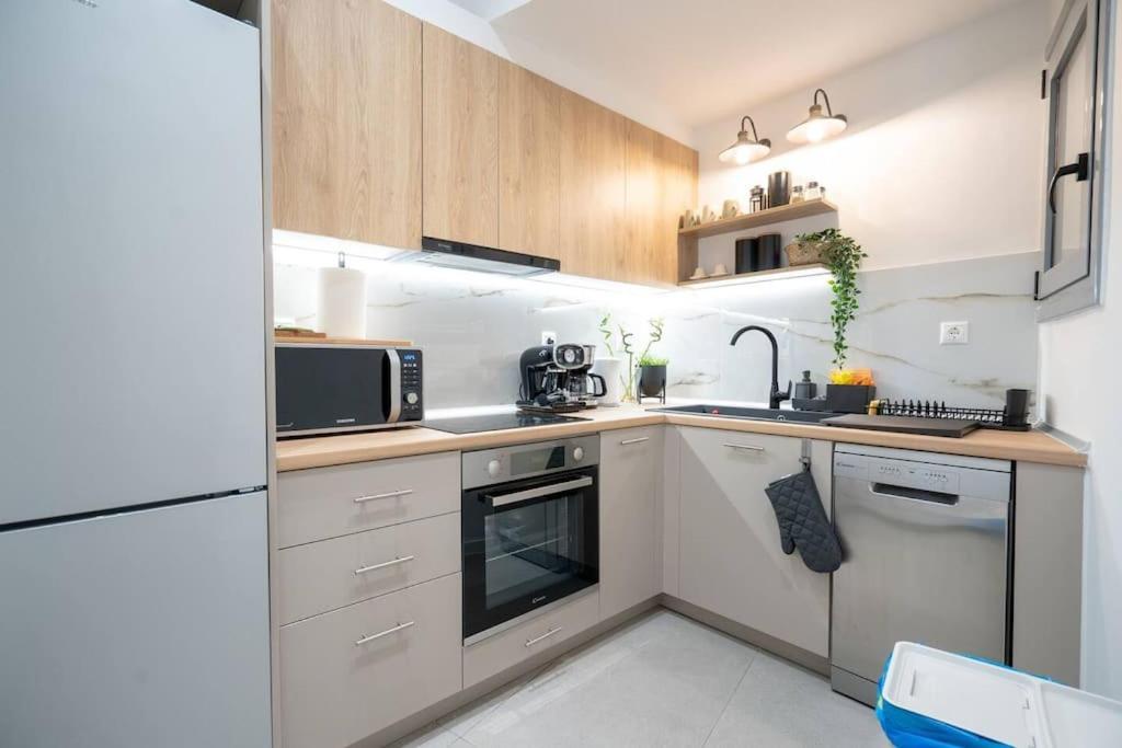 Piraeus Cozy Apartment For 4 Persons Dış mekan fotoğraf