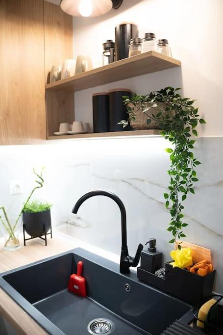 Piraeus Cozy Apartment For 4 Persons Dış mekan fotoğraf