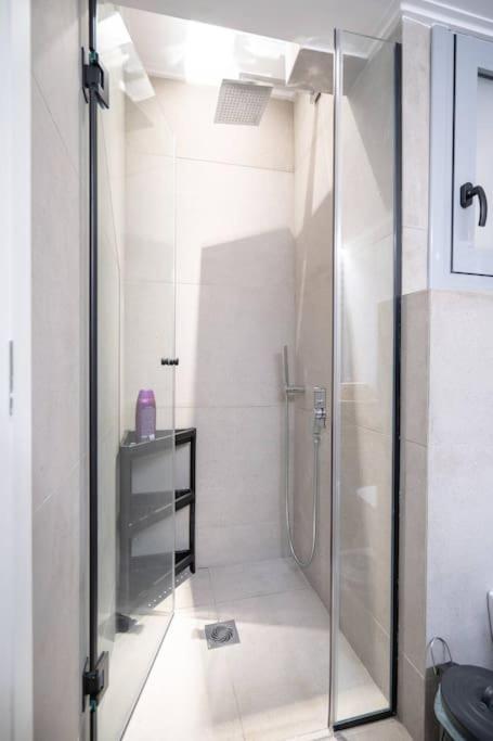 Piraeus Cozy Apartment For 4 Persons Dış mekan fotoğraf